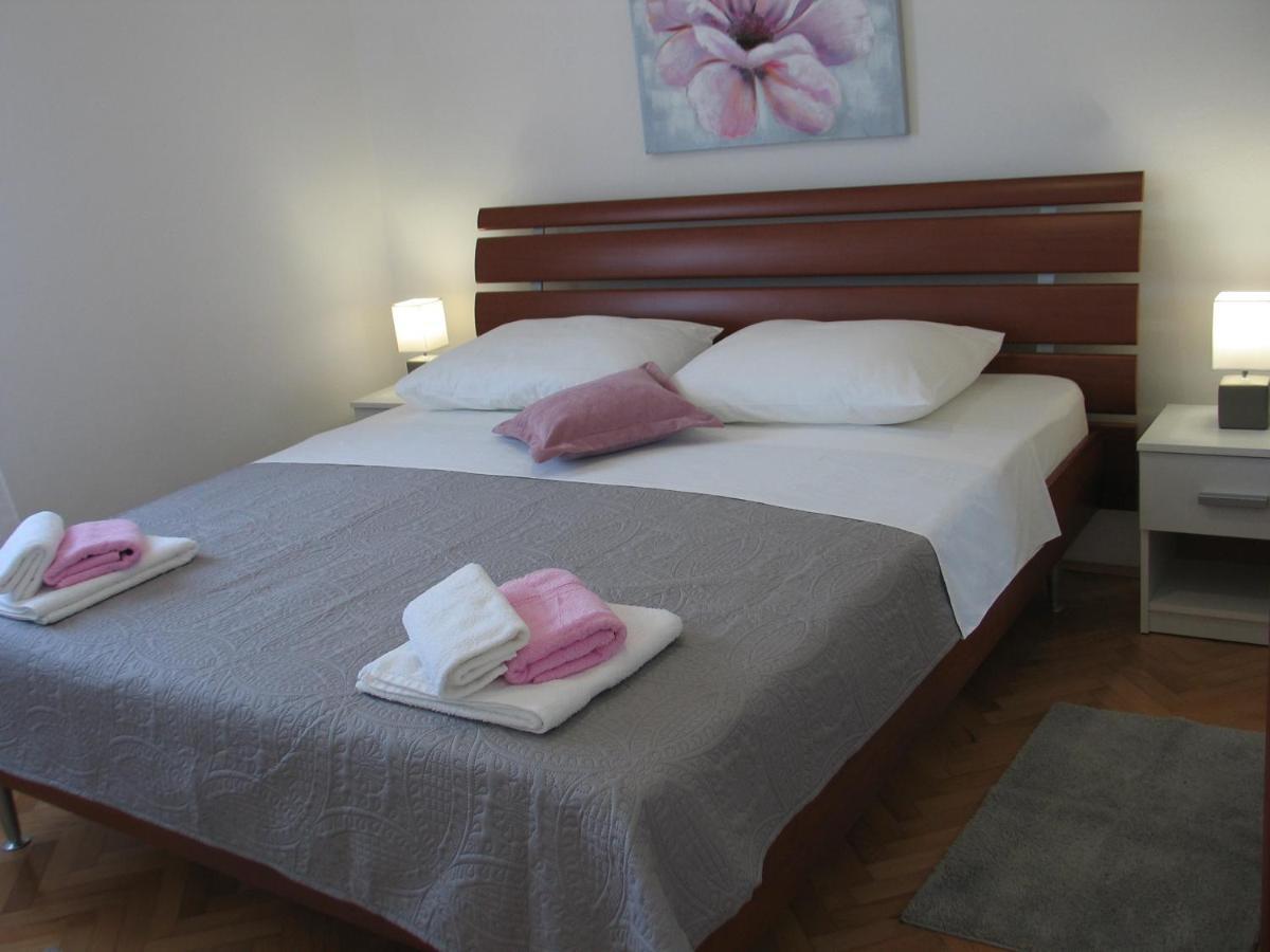 Apartmani Kunteja Pag Town Exteriör bild