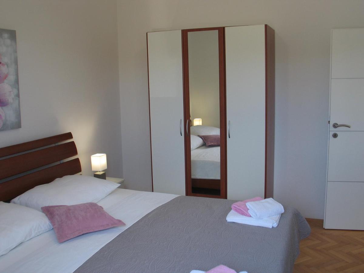 Apartmani Kunteja Pag Town Exteriör bild
